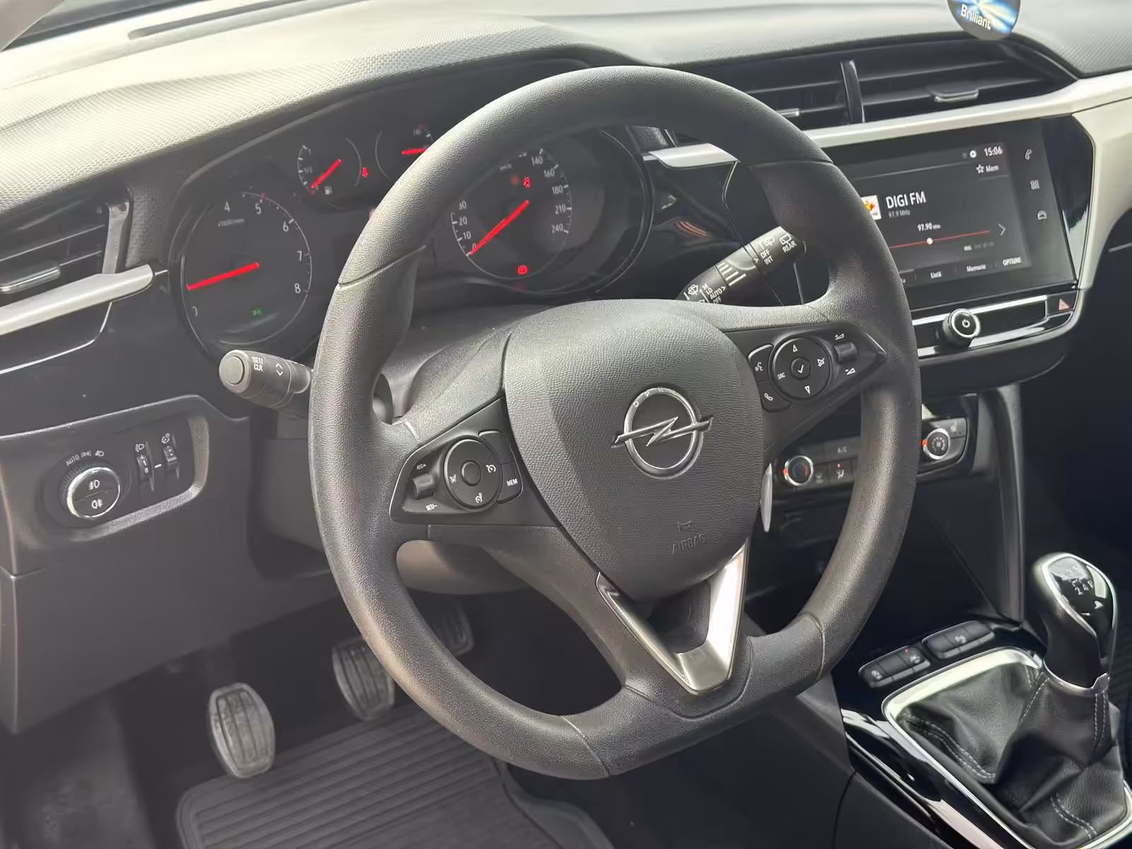 Opel Corsa - imagine 13
