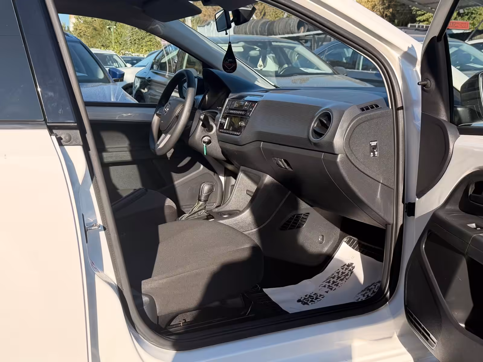 Skoda CITIGOe - imagine 15